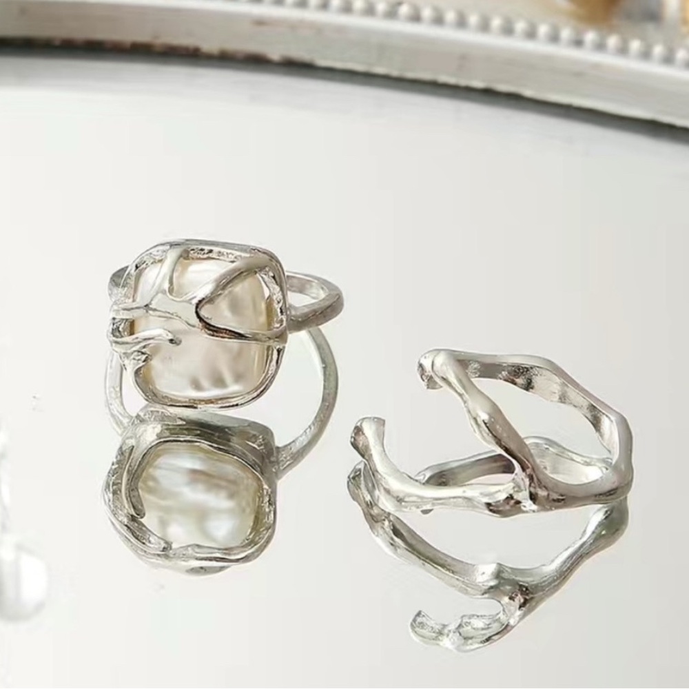 Elegant Pearl and Gold Open Women's Ring - Picture 3 of 4
